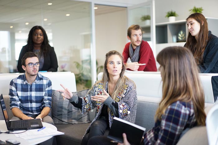 Significado de soñar con compañeros de trabajo